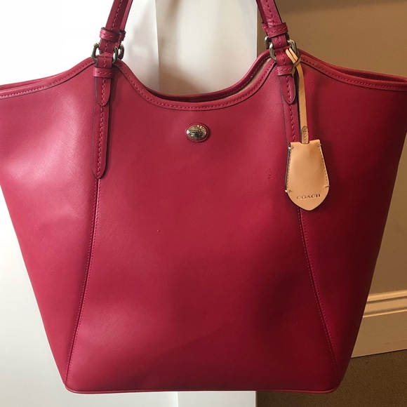 Coach Handbags - Large Coach Tote